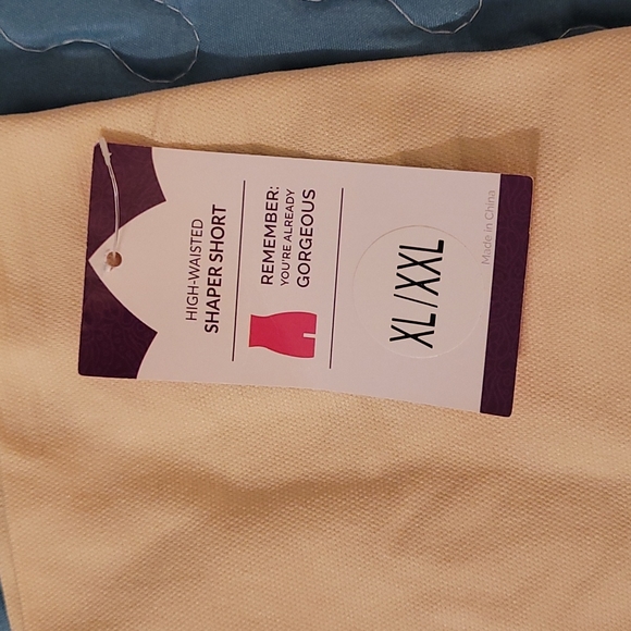 Empetua High-Waisted Shaper Shorts - Picture 2 of 6